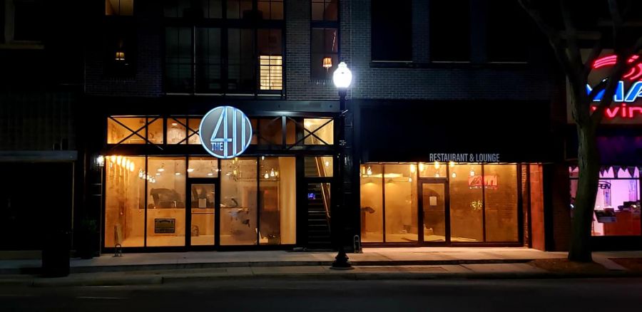 411 Restaurant & Lounge